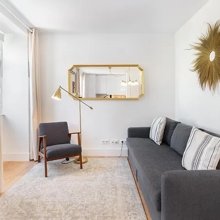 Modern By Soulplaces Apartment