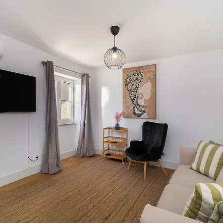 Modern By Soulplaces Apartment *