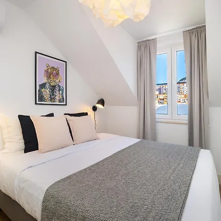 Apartment Modern By Soulplaces