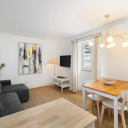 Modern By Soulplaces Apartment