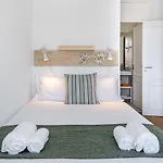 Modern By Soulplaces