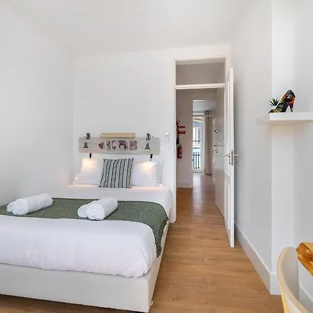 Modern By Soulplaces *